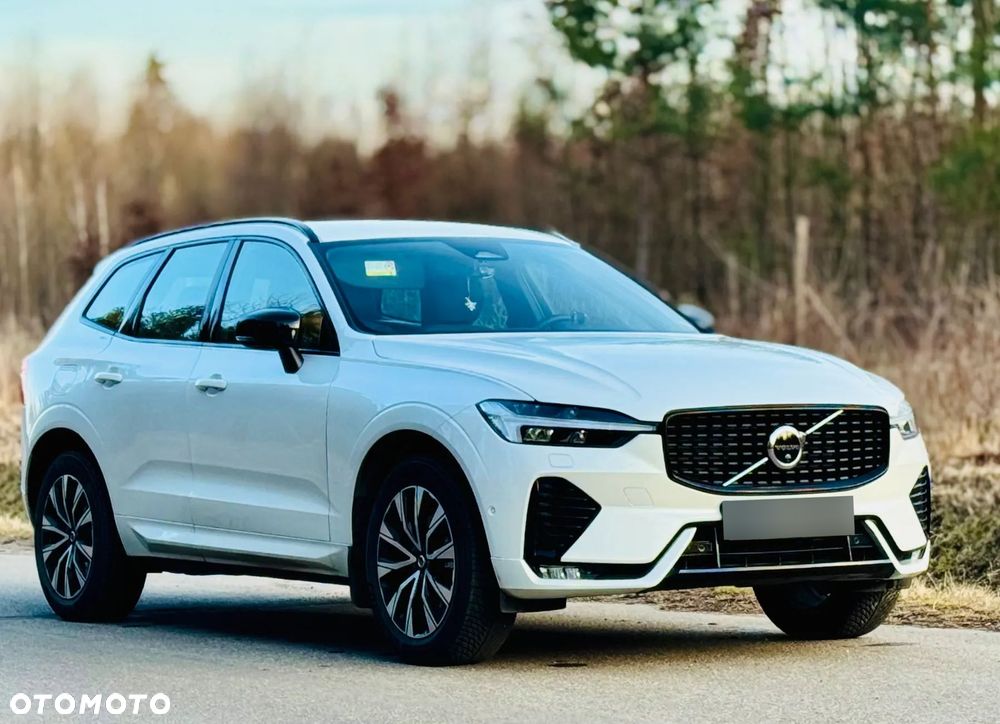 Volvo XC 60 B5 B AWD Plus Dark - 2