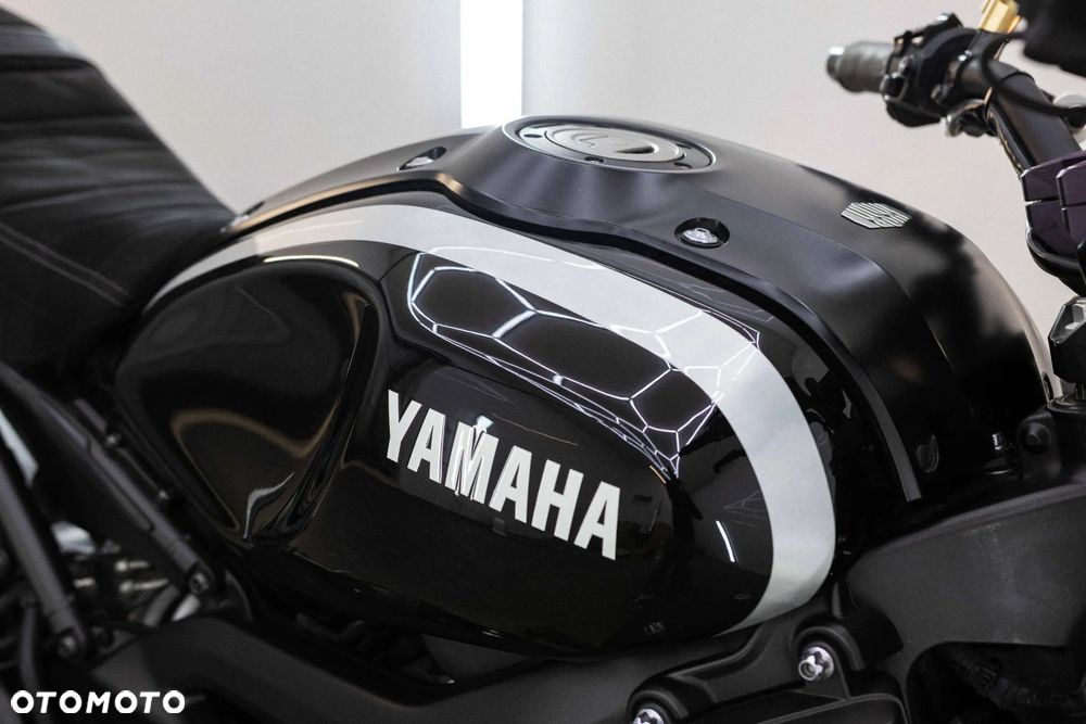 Yamaha XSR - 24