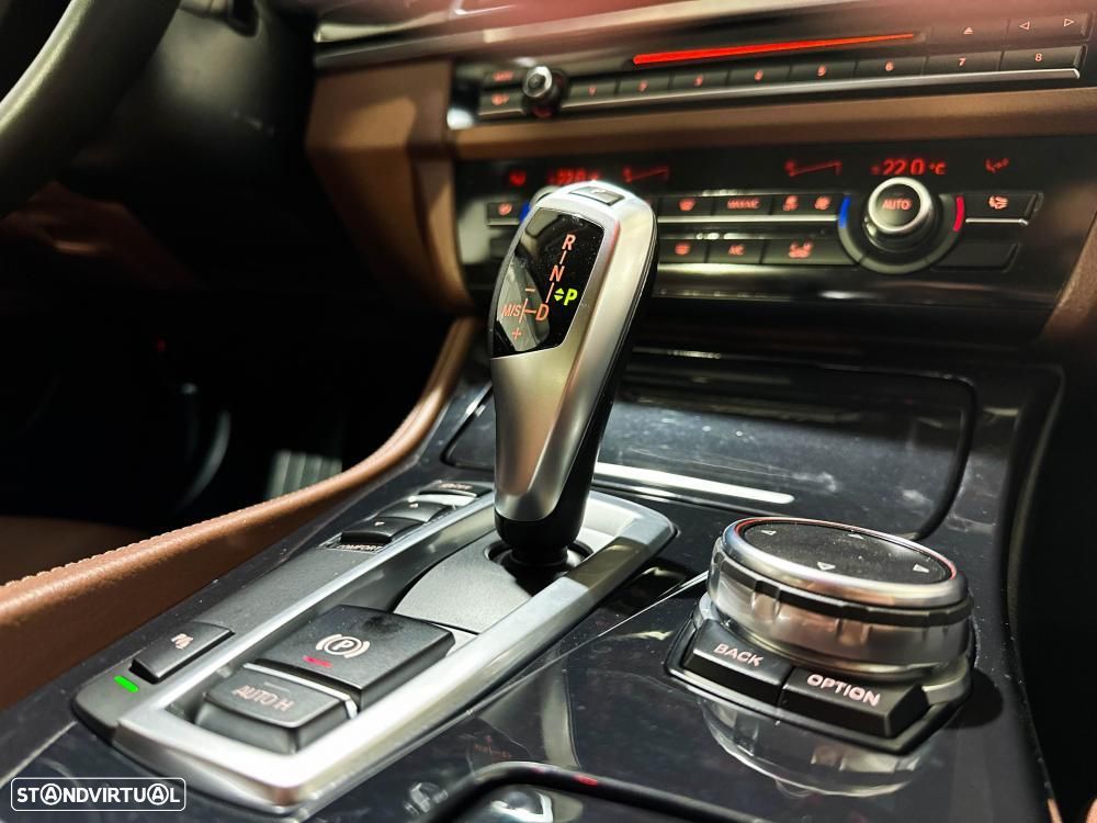 BMW 520 d Pack Desportivo M Auto - 30