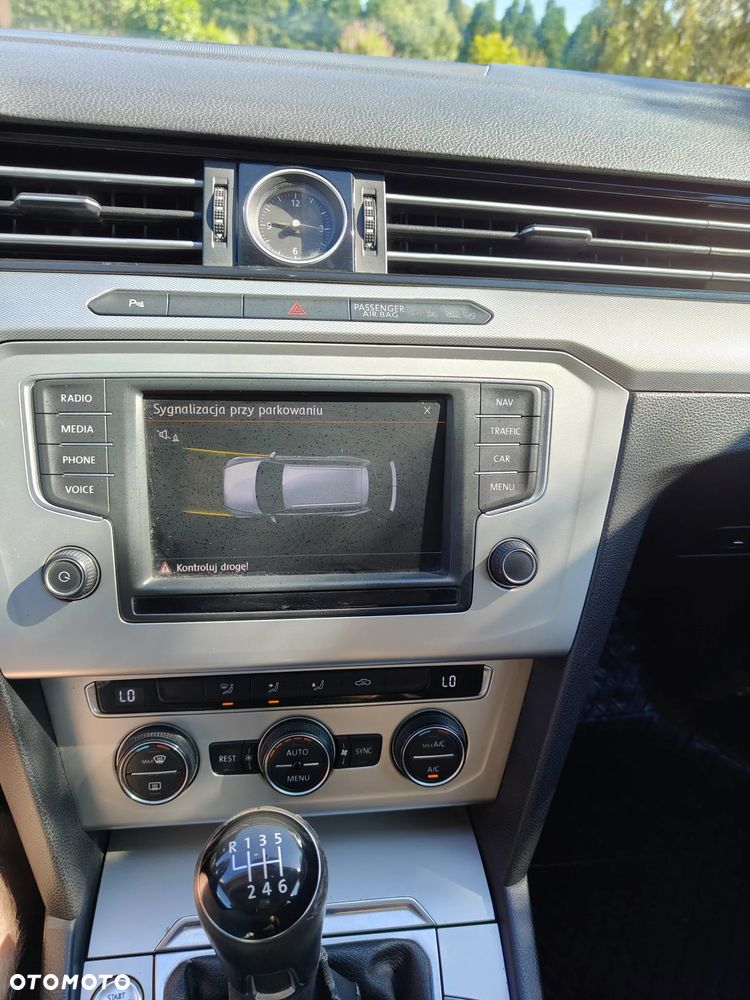 Volkswagen Passat - 20