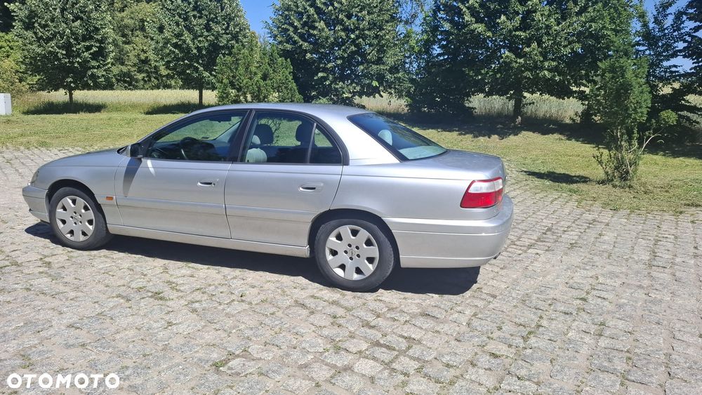 Opel Omega 2.2 Elegance - 10