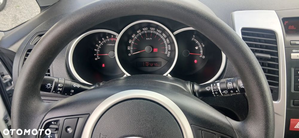 Kia Venga 1.4 CVVT Edition 7 - 9