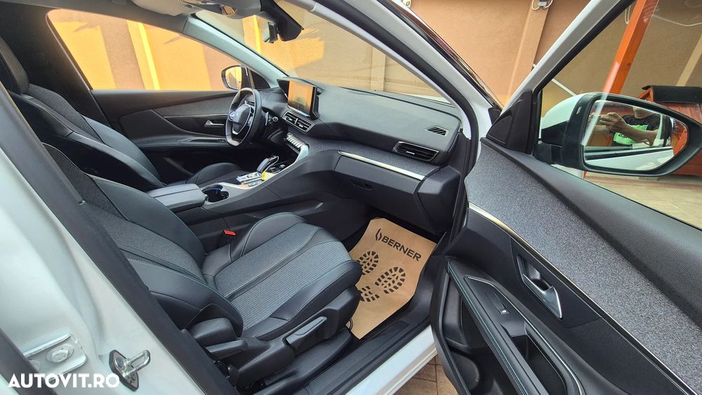 Peugeot 3008 PHEV EAT8 Allure - 10