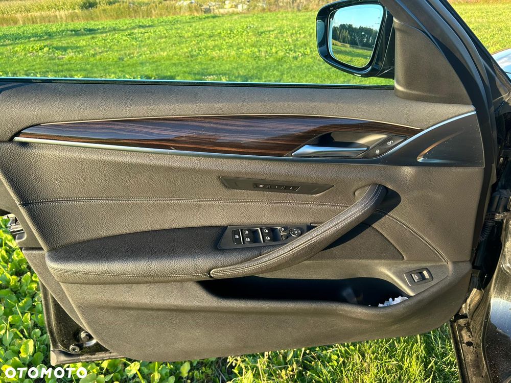 BMW Seria 5 520d Luxury Line - 11
