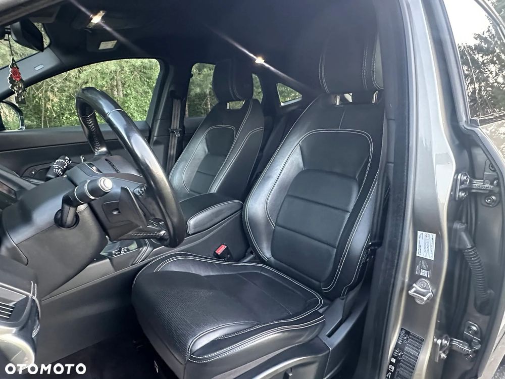 Jaguar E-Pace D150 AWD R-Dynamic - 26
