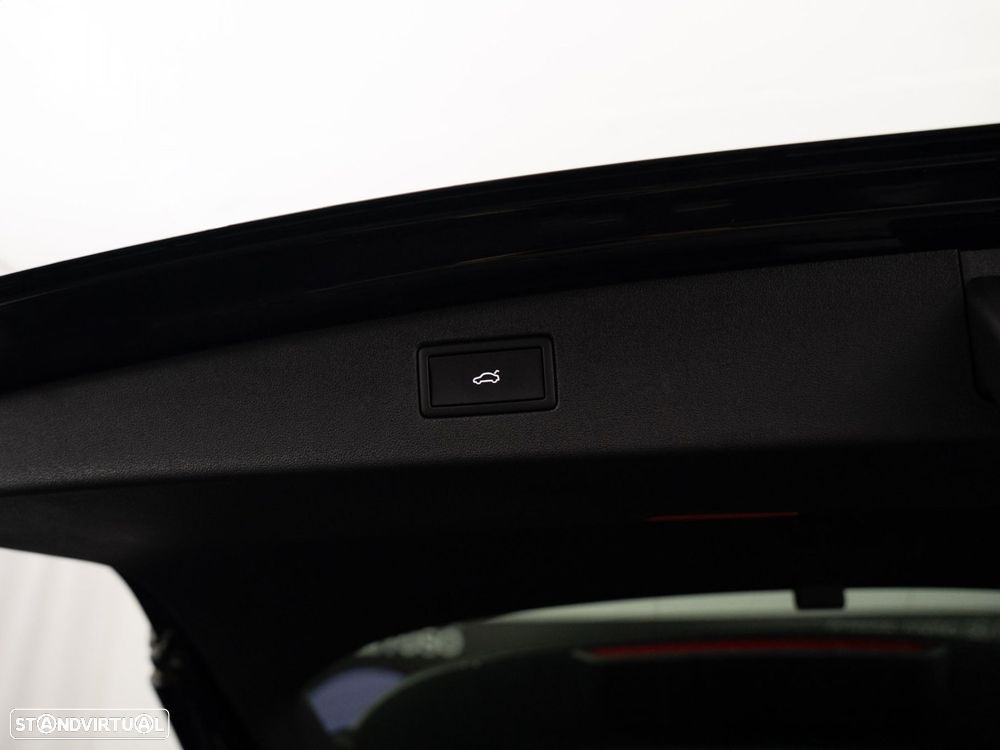 VW Tiguan 2.0 TDI Urban DSG - 13
