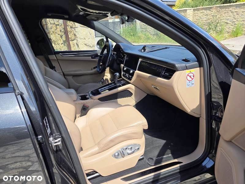 Porsche Macan T - 11