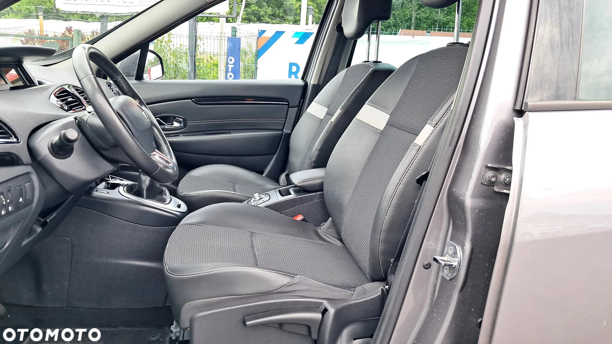 Renault Scenic 1.5 dCi Bose EDition EDC - 8
