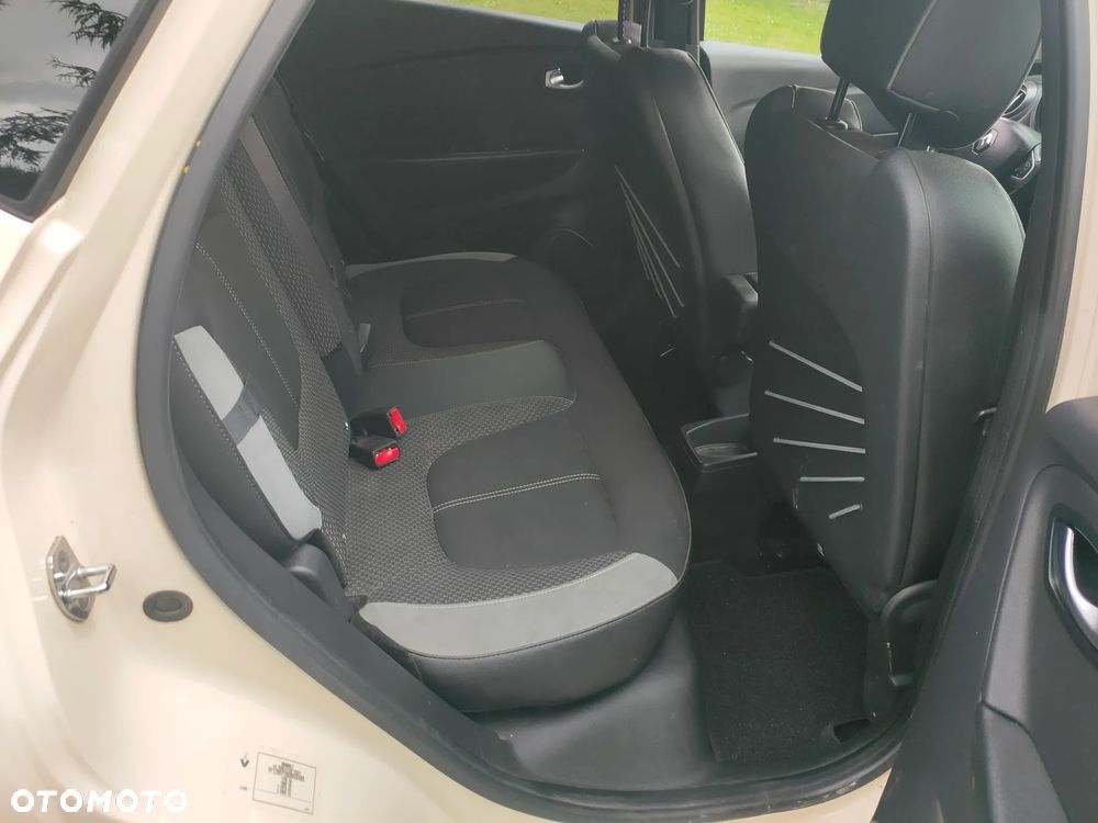 Renault Captur - 16