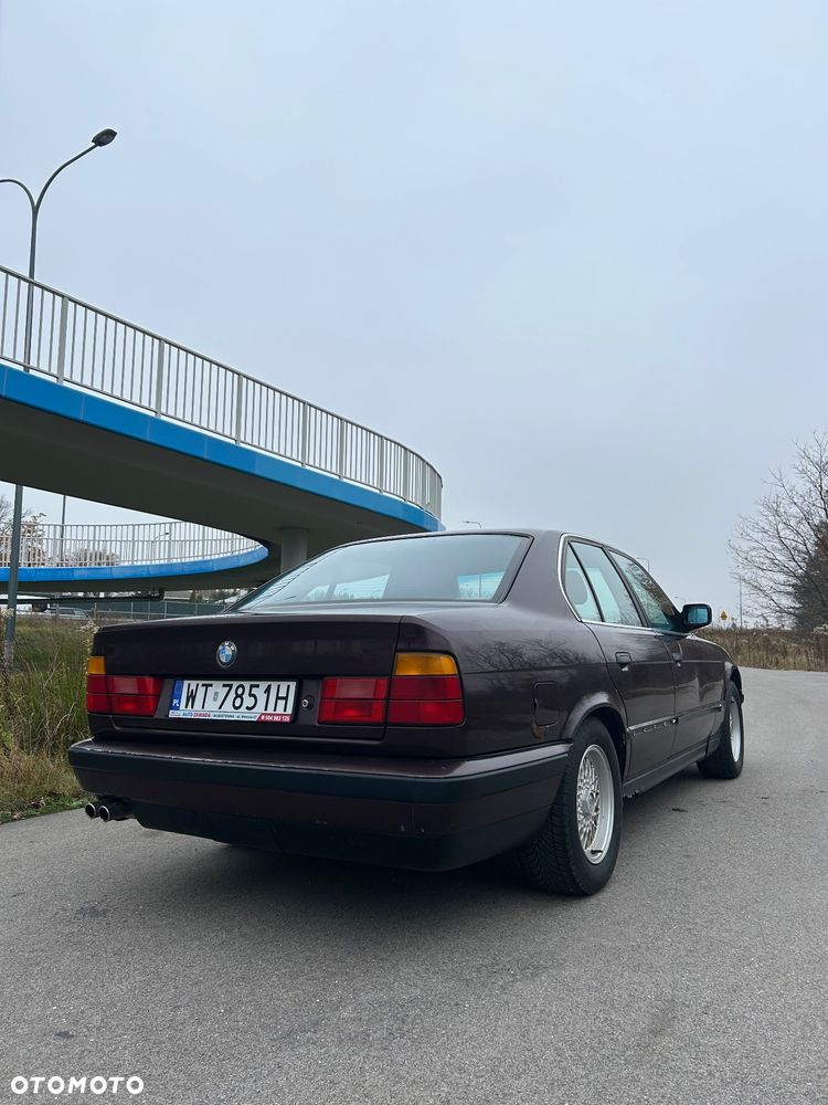BMW Seria 5 525i - 6