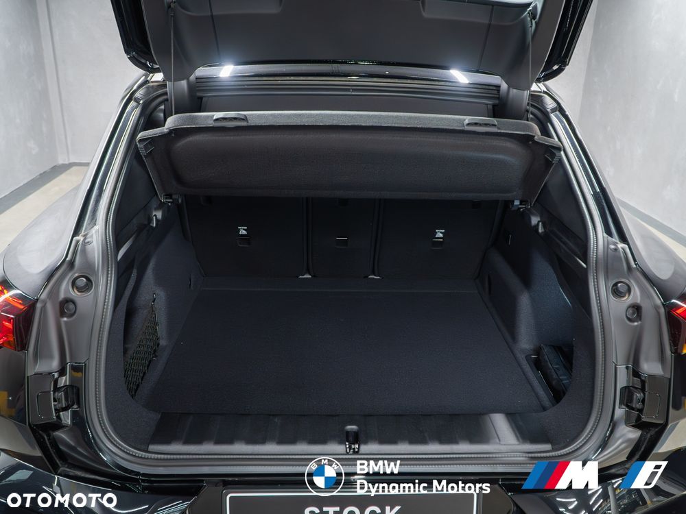 BMW iX2 eDrive20 - 12