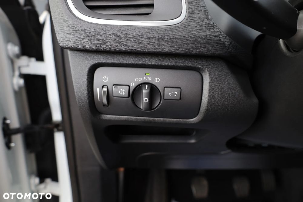 Volvo V40 T2 Drive-E Momentum - 16