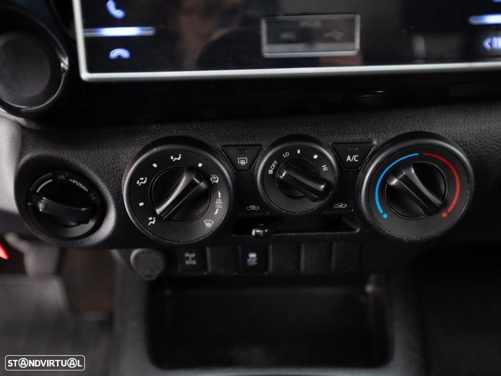 Toyota Hilux 2.4 D-4D 4WD CE c/iva - 16