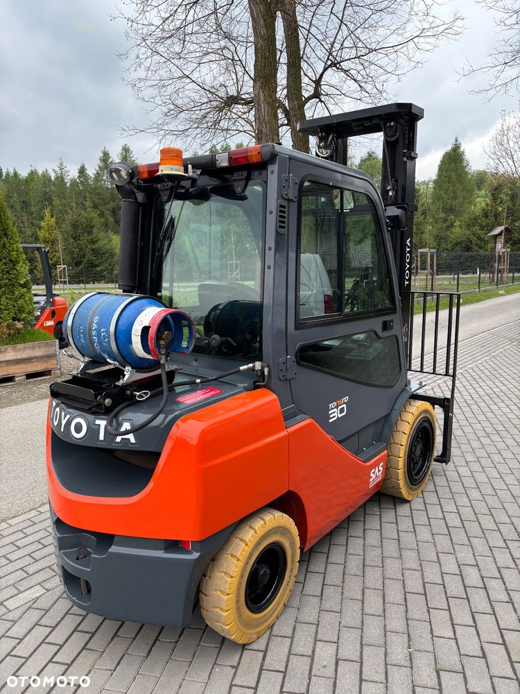 Toyota 8FGF30  Tonero 3t Tony LPG BENZYNA triplex GWARANCJA DOSTAWA CAŁY KRAJ - 6