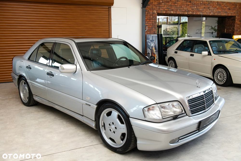 Mercedes-Benz Klasa C 43 AMG - 39