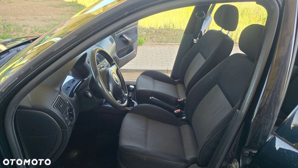 Volkswagen Golf 1.9 TDI Comfortline - 27