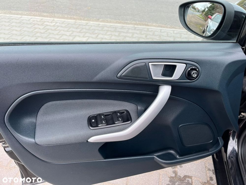 Ford Fiesta 1.25 Ambiente - 10