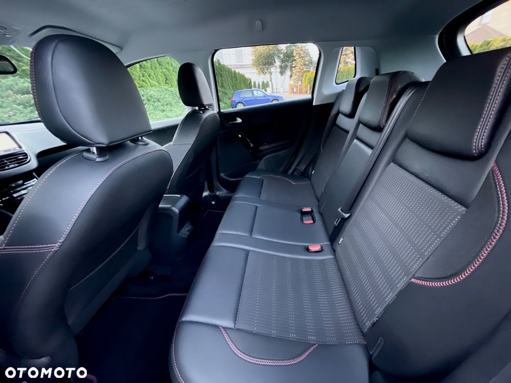 Peugeot 2008 PureTech 110 Stop&Start EAT6 GT-Line Edition - 37