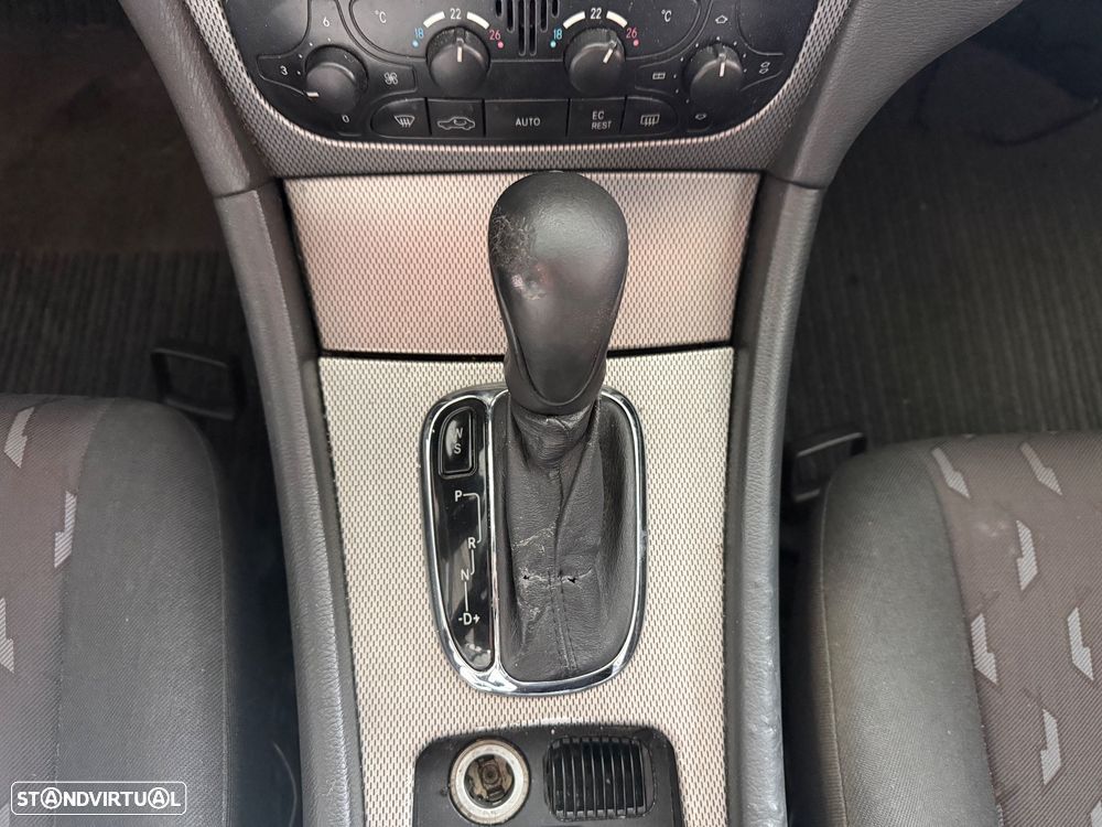 Mercedes-Benz C 220 - 12