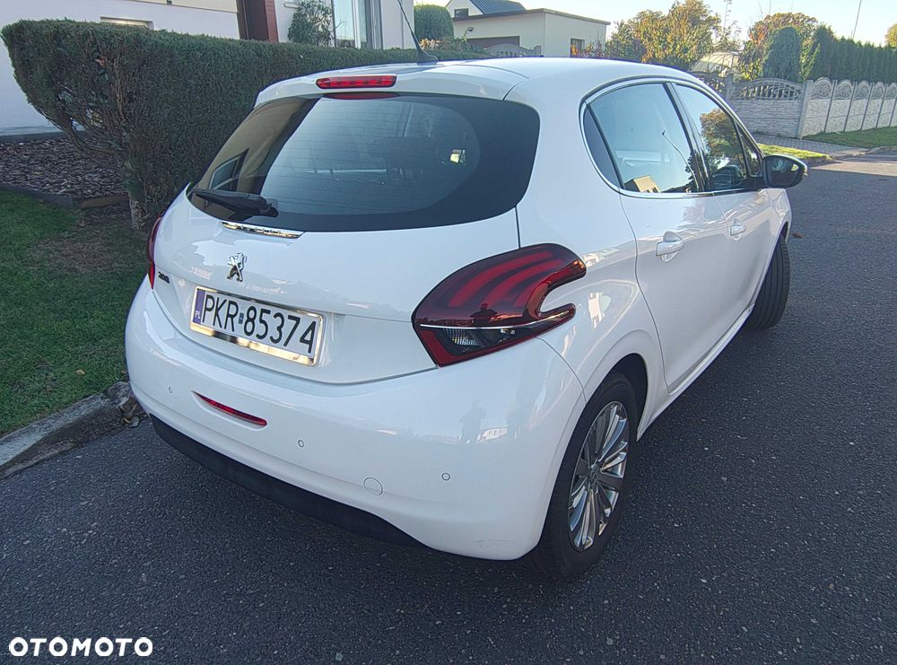 Peugeot 208 - 7