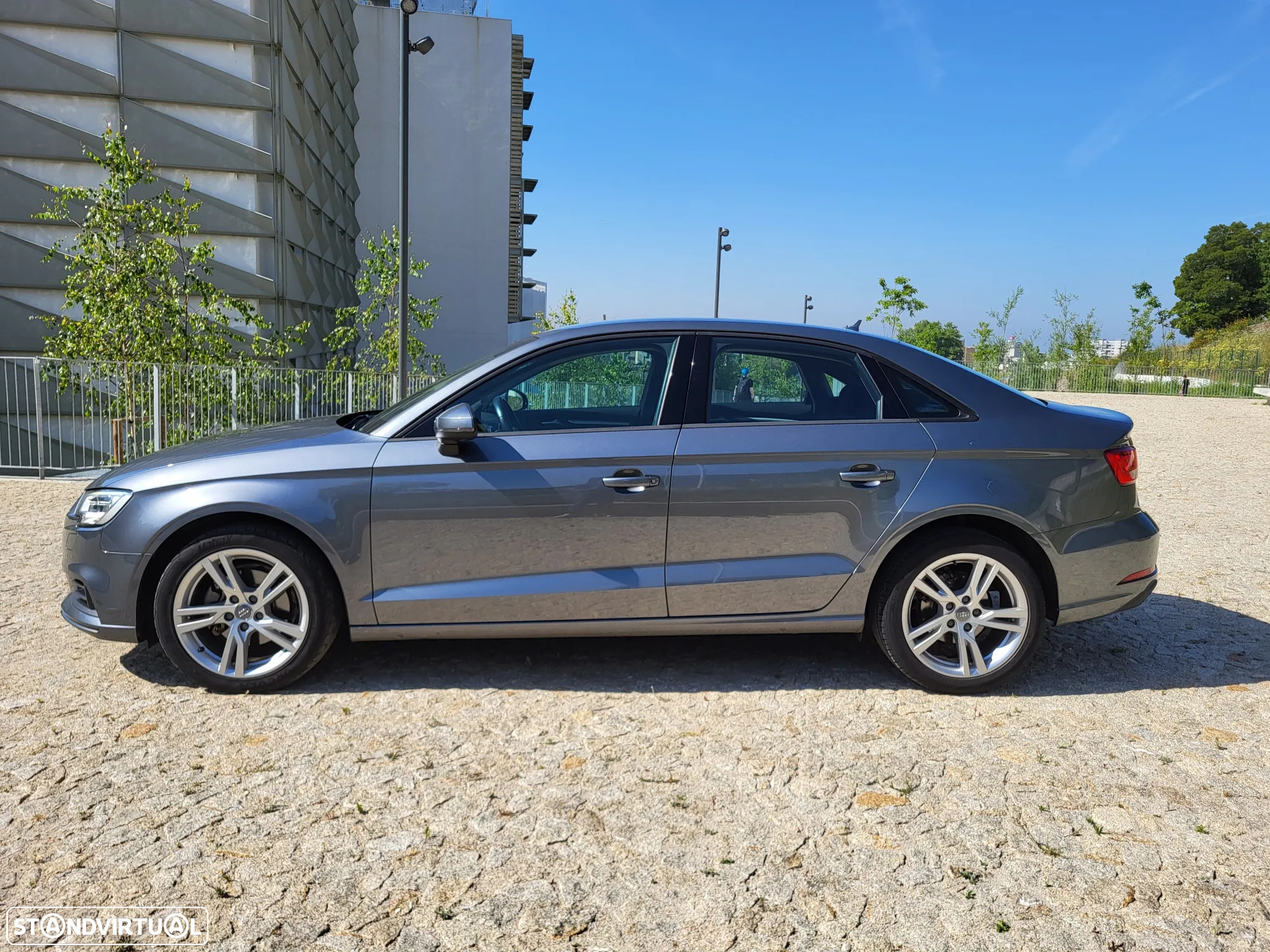 Audi A3 Limousine 1.6 TDI Design - 10