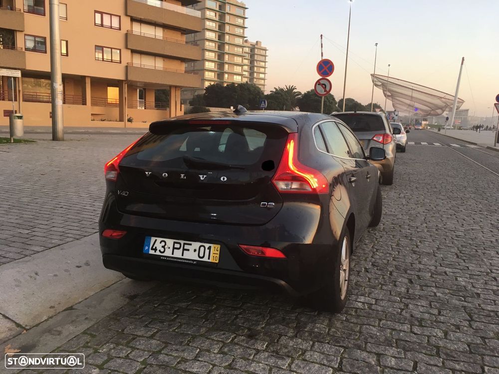 Volvo V40 1.6 D2 Momentum Powershift - 6