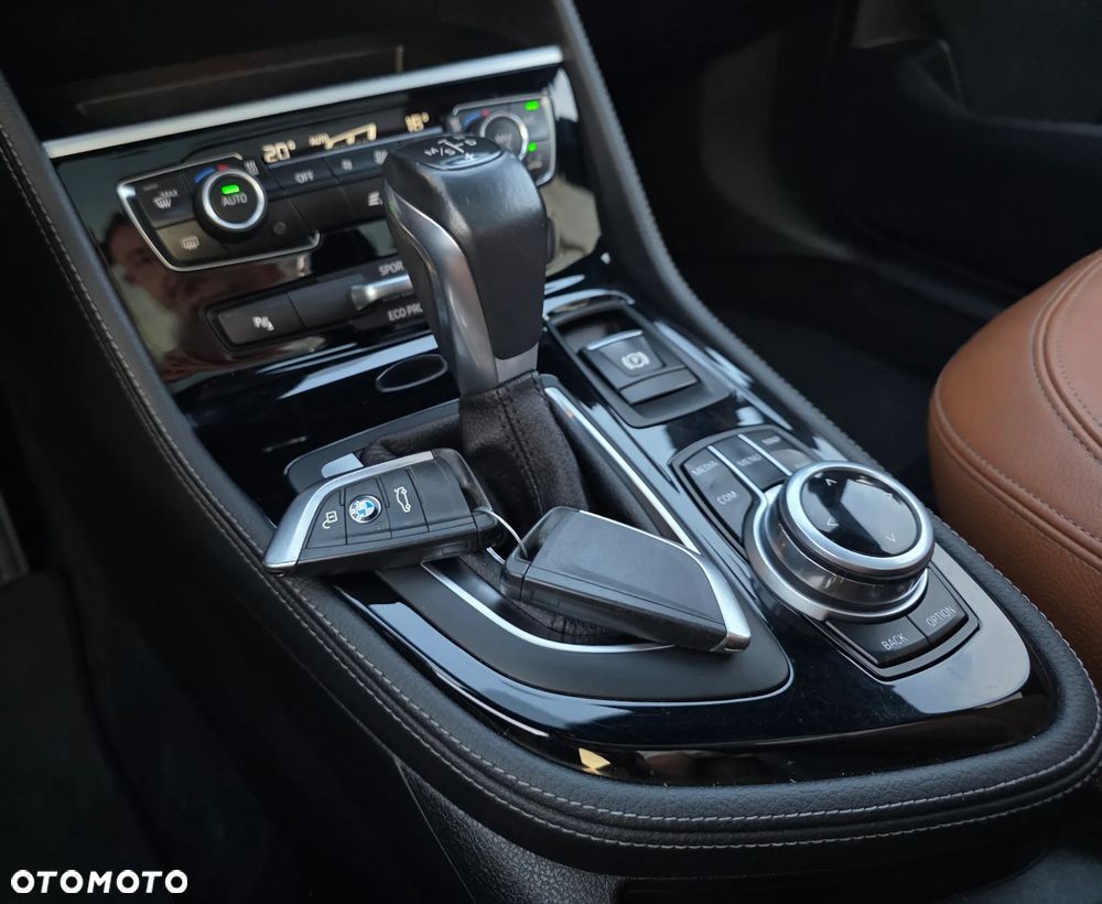 BMW Seria 2 218d Sport-Aut Luxury Line - 23