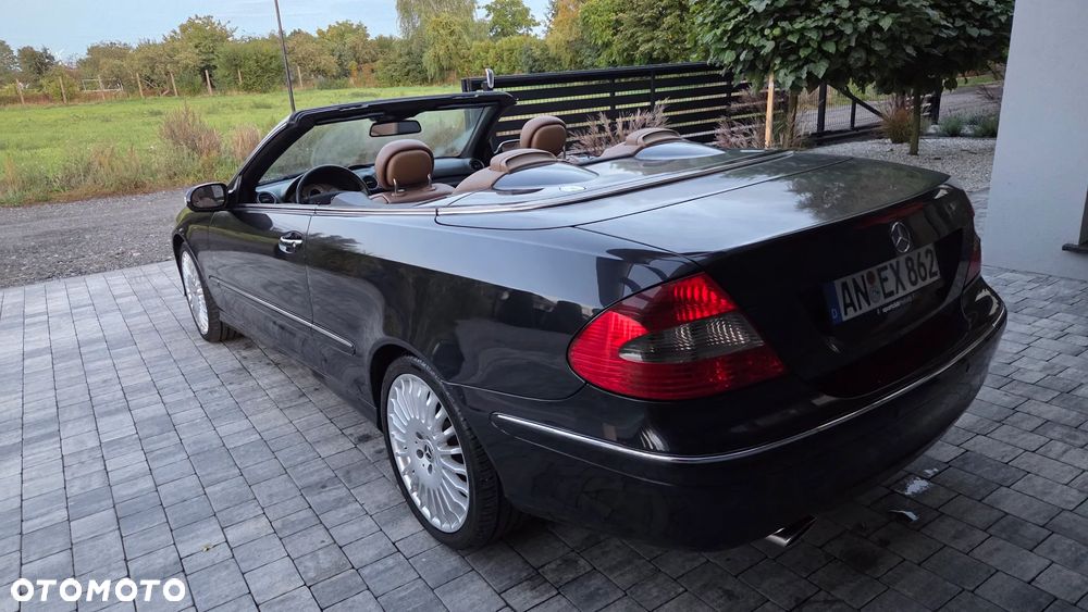Mercedes-Benz CLK - 24