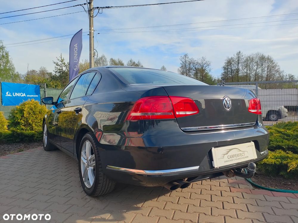 Volkswagen Passat 2.0 Blue TDI SCR Trendline - 12