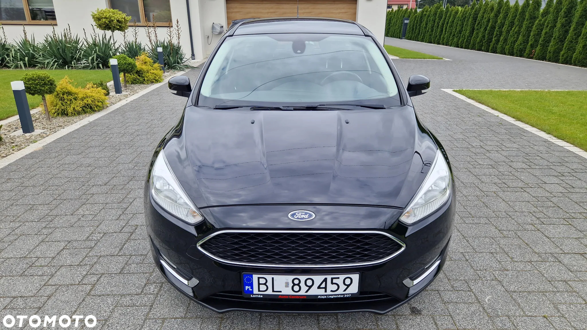 Ford Focus Turnier 1.0 EcoBoost Start-Stopp-System TITANIUM - 2