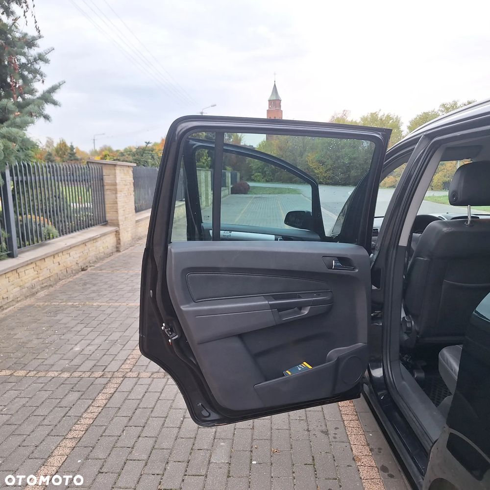 Opel Zafira - 11