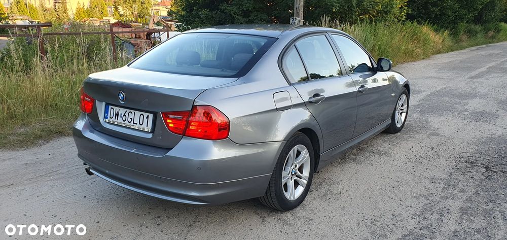 BMW Seria 3 318i - 2