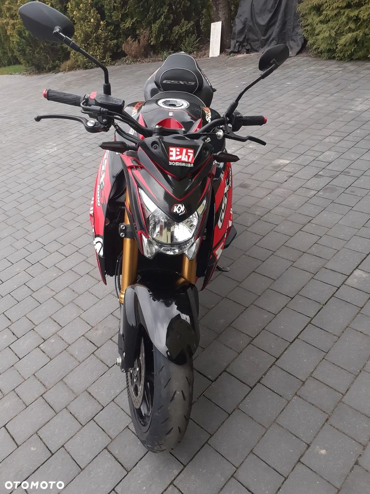 Suzuki GSX 1000 - 12