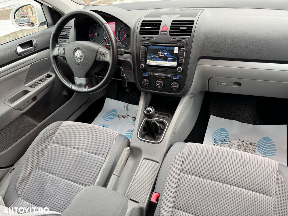 Volkswagen Golf 2.0 TDI DPF BlueMotion Technology Team - 7