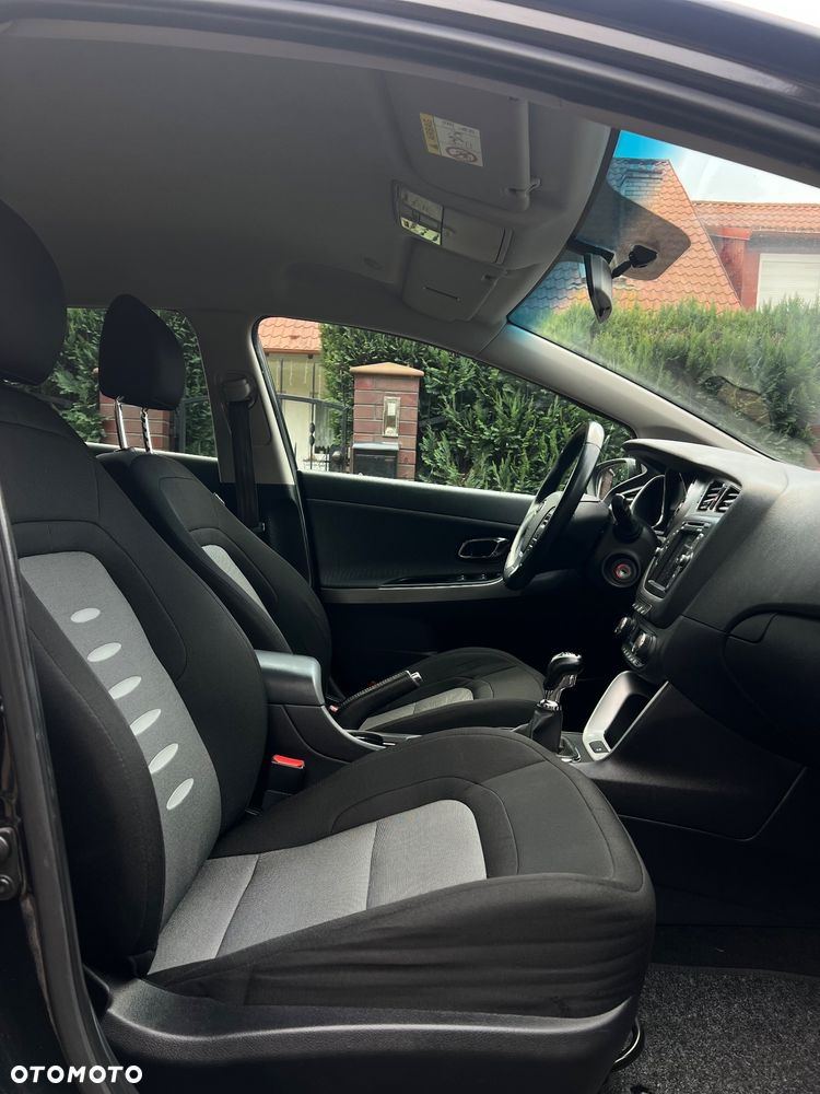 Kia Ceed 1.4 CVVT Dream Team Edition - 11