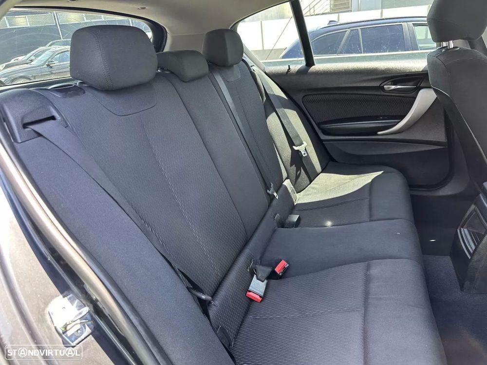 BMW 116 d Aut. Sport Line - 48
