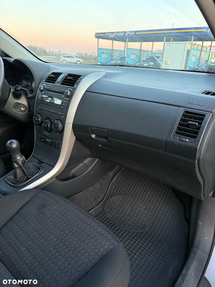 Toyota Corolla 1.4 VVT-i Luna - 17