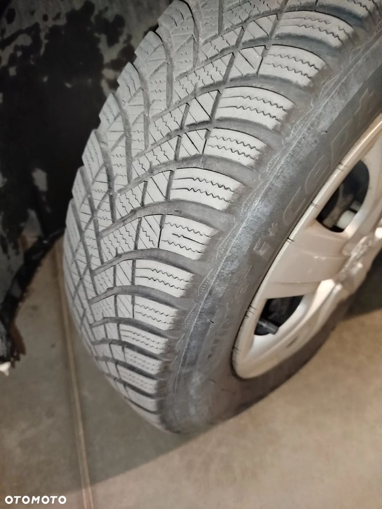 Skoda Roomster 1.4 MPI PLUS EDITION - 26