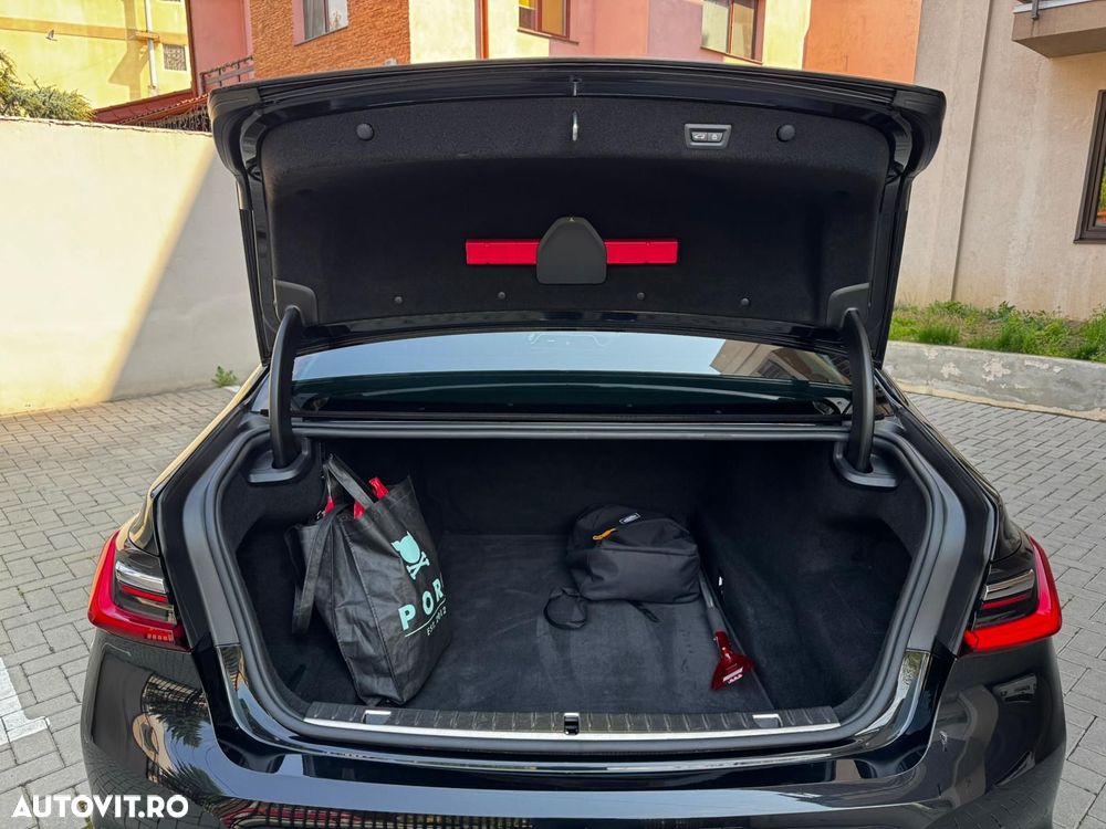 BMW Seria 7 740d xDrive MHEV - 17