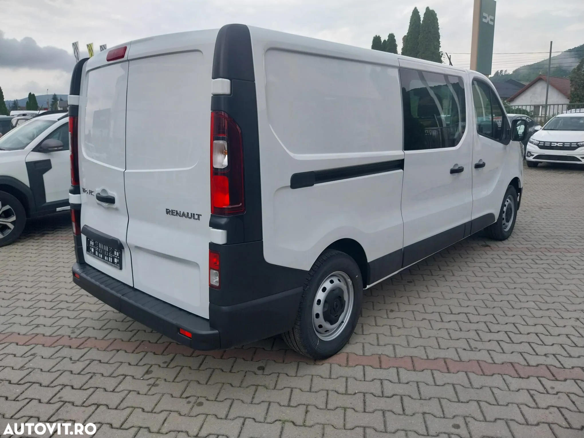 Renault Trafic 2.0 Blue dCi 150 Furgon Cabina Dubla L2H1 - 13