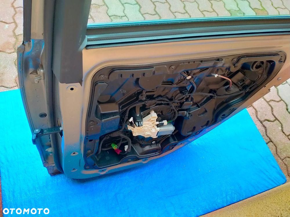 MERCEDES W206 SEDAN / 859 / DRZWI PRAWE PRAWY TYŁ / KOMPLETNE / ORYGINAŁ - 5