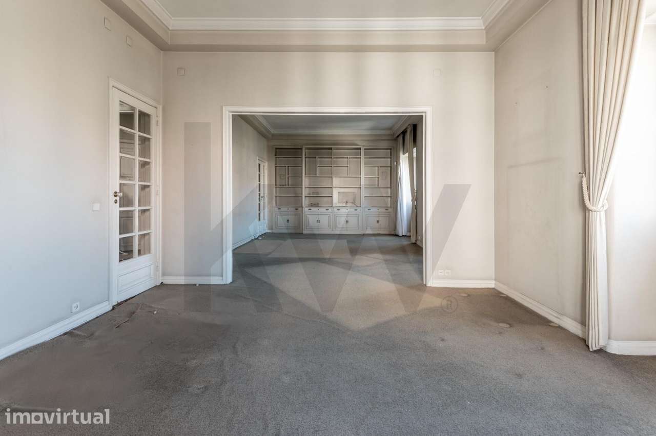 T7 no coração do Areeiro | 225 m2 com elevado potencial - Grande imagem: 5/52