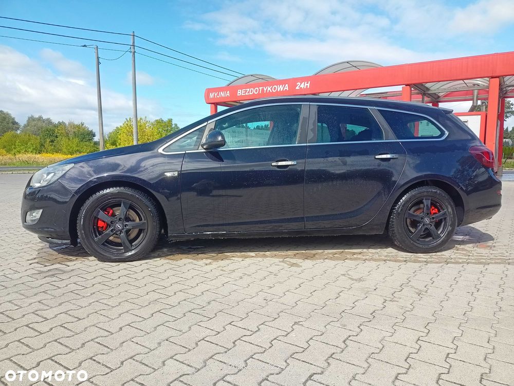 Opel Astra 2011 photo 4