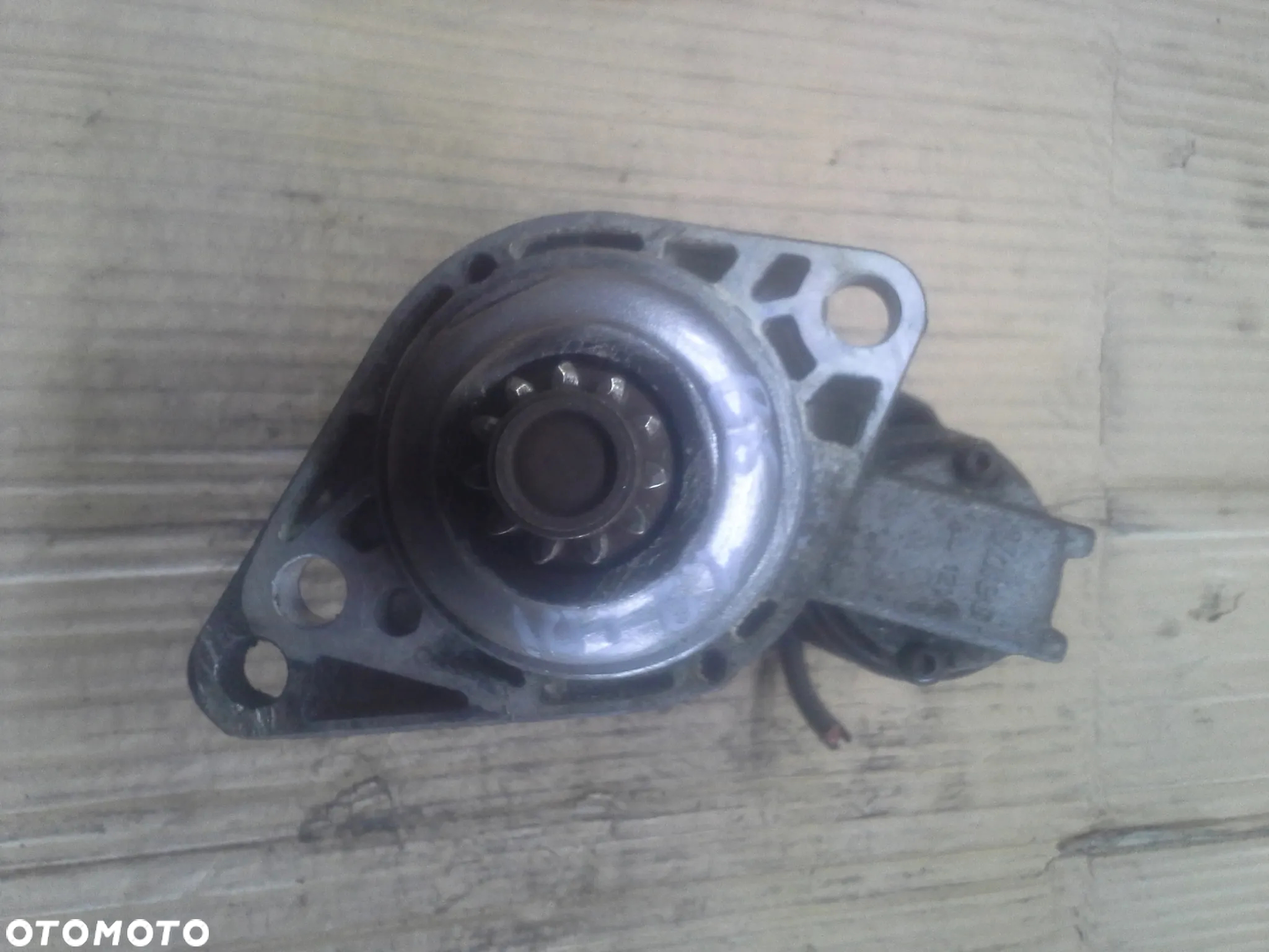 Volkswagen Passat B6 1.9 TDi rozrusznik Valeo 02Z911023H - 9