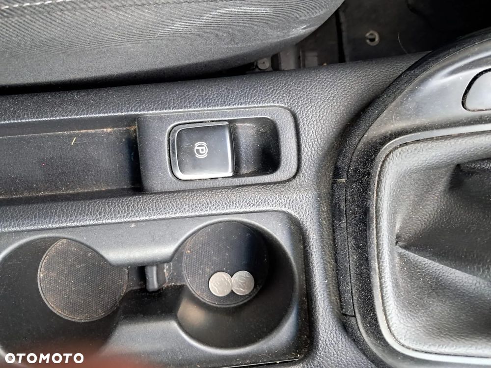 Kia Carens 1.7 CRDi 115 Dream Team Edition - 27