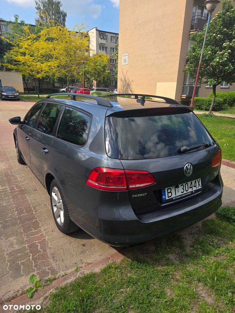 Volkswagen Passat - 4