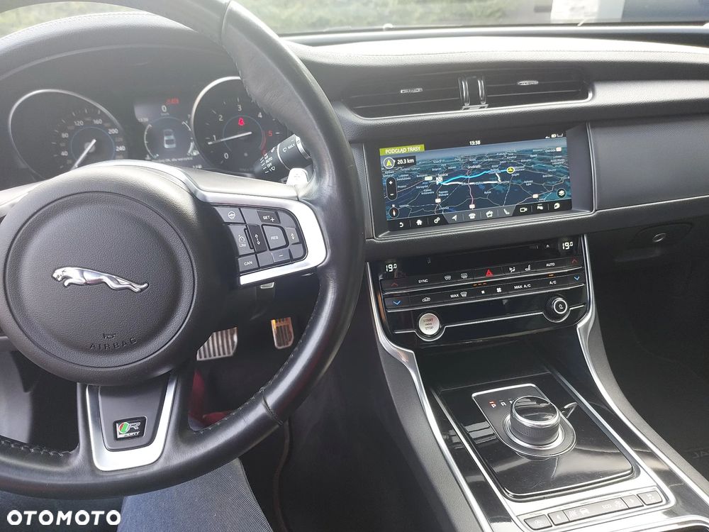 Jaguar XF 2.0 i4D AWD Prestige - 20