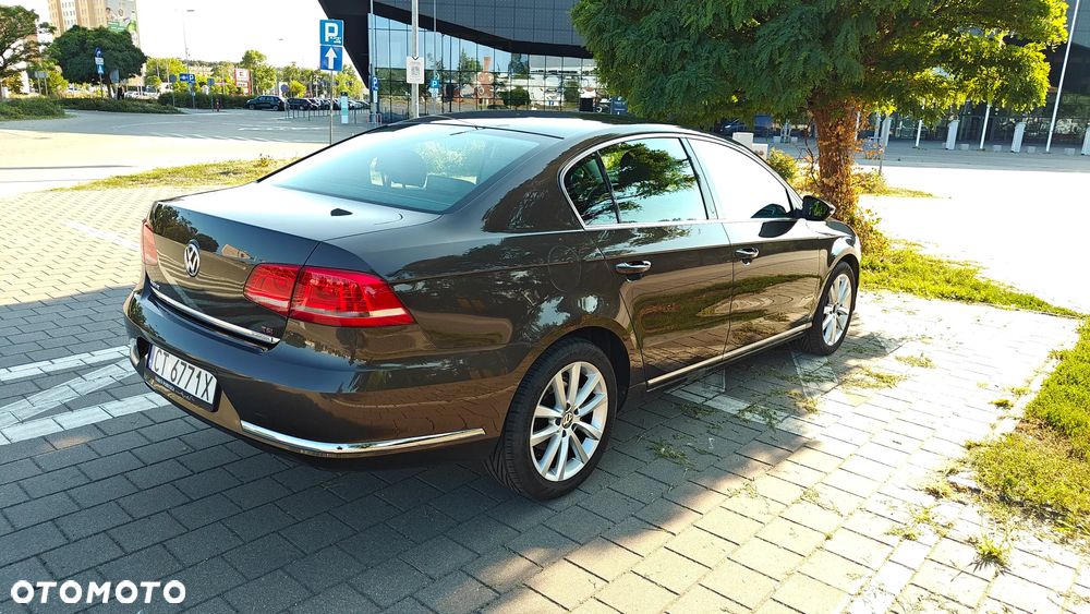 Volkswagen Passat 1.4 TSI BMT Highline - 10
