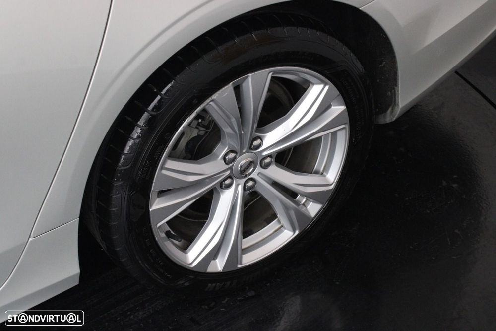 Volvo V90 2.0 B4 Momentum Plus Geartronic - 43