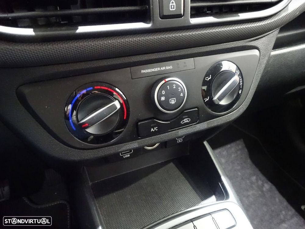 Hyundai i10 1.0 Comfort AMT - 27